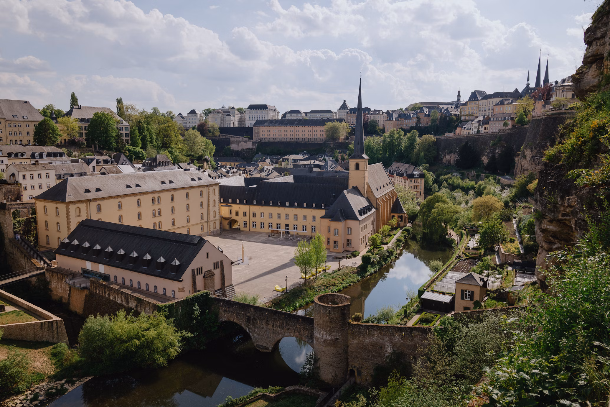 Autorisation d'établissement au Luxembourg : mode d'emploi, pièges et enjeux