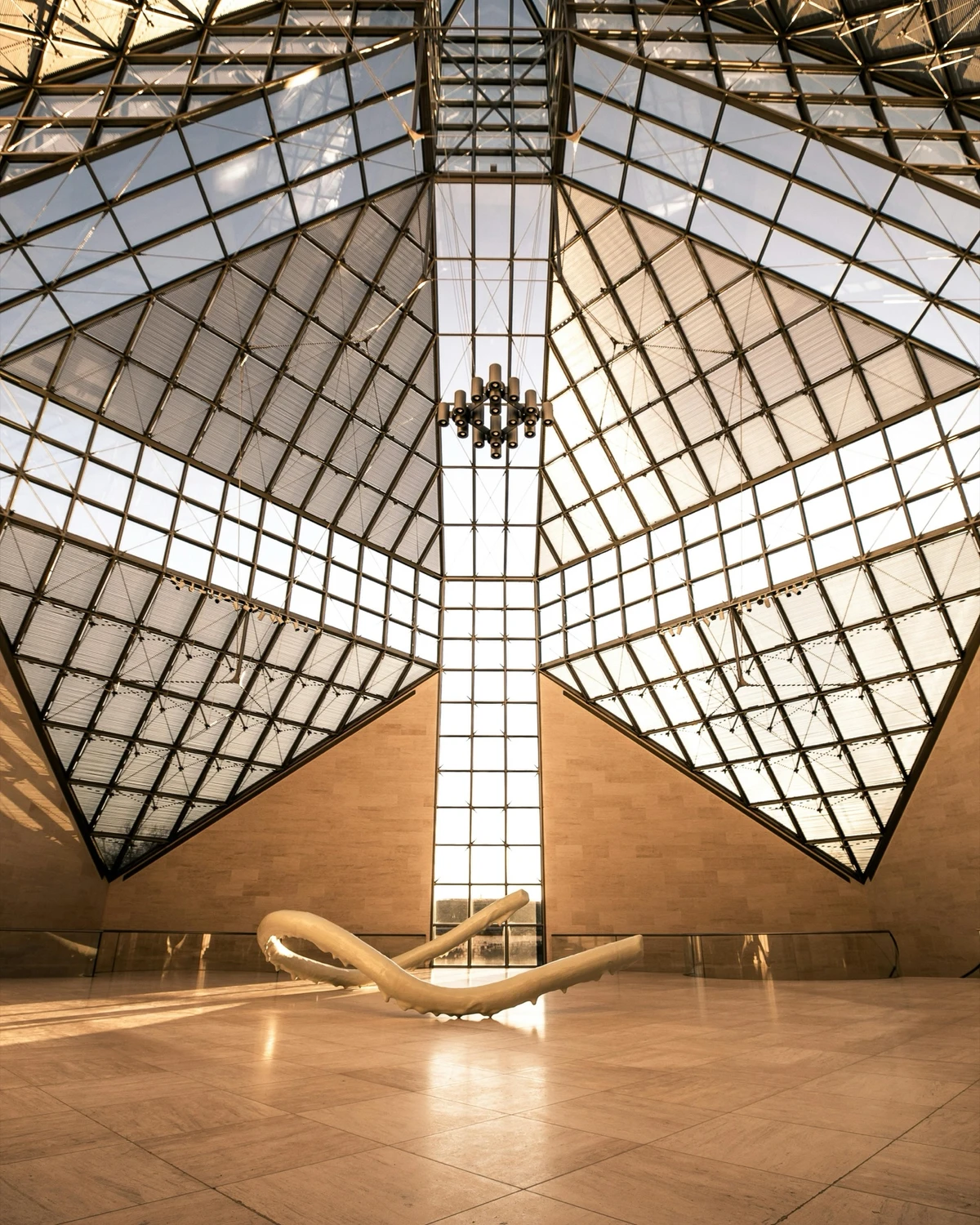 Art leasing Luxembourg - Financial lease for corporate decoration and tax efficiency