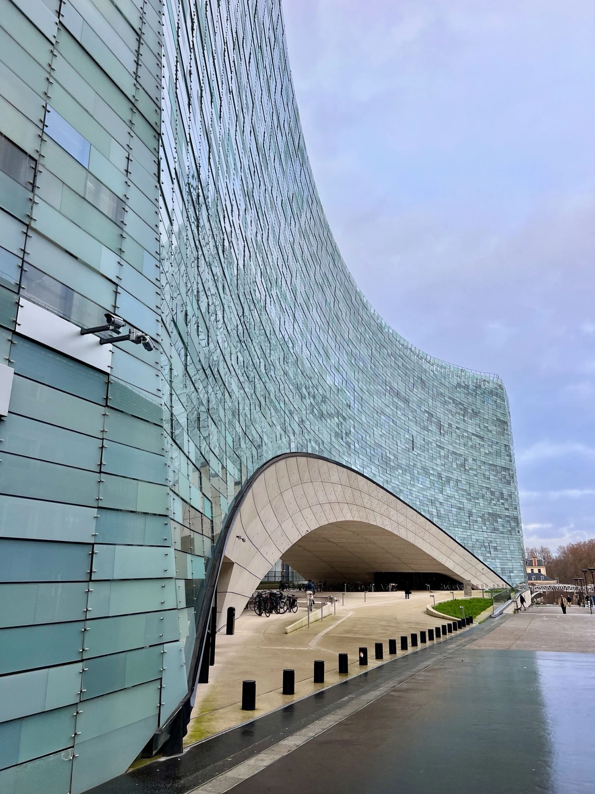 Immeuble de bureaux au Luxembourg illustrant la substance économique d'une holding SOPARFI